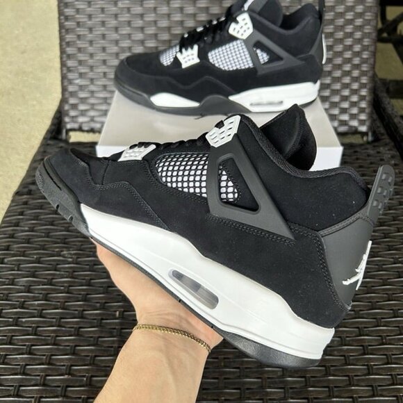 AIR JORDAN 4 RETRO WHITE THUNDER Size 14 - Picture 4 of 6
